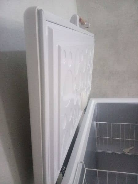deep freezer for sale good condition single door 7