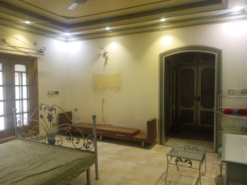 Prime Location 20 Marla Upper Portion In Batala Colony For rent 1