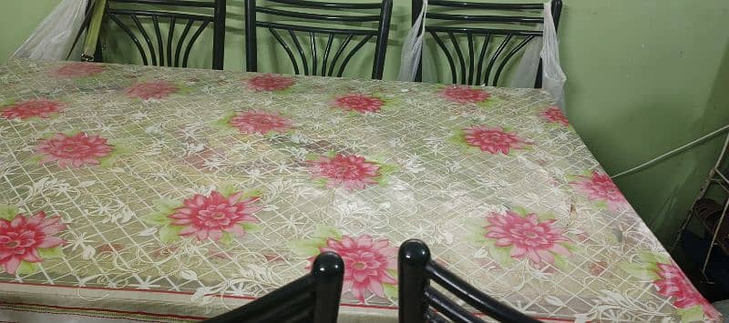 Dining Table available for sale in mint condition. 2