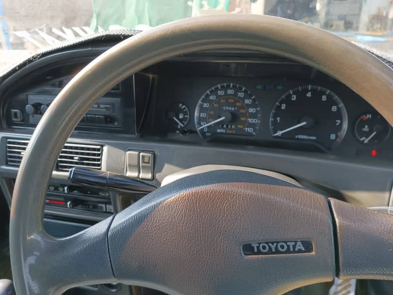 Toyota Corolla 1988 3