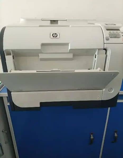 Hp color Laser Jet CP2025 1