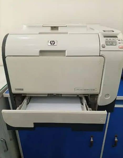 Hp color Laser Jet CP2025 2