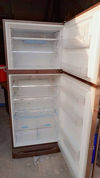 new fridge Kenwood ki bilkul okay Hai bilkul new Halat Hai 4
