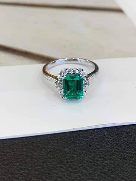 Emerald ring with diamonds 1