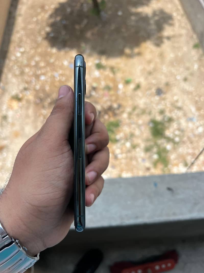 Iphone 11 Pro (64 Gb) Non PTA 3