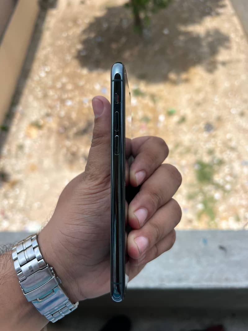 Iphone 11 Pro (64 Gb) Non PTA 5