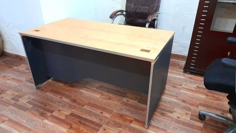Office Furniture New Condition 3