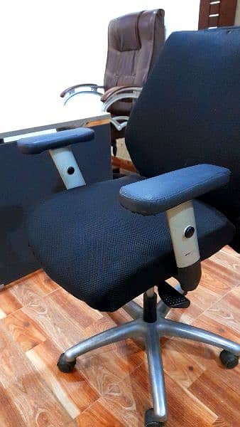 Office Furniture New Condition 4