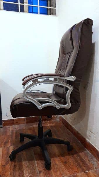Office Furniture New Condition 9