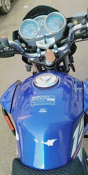 Honda CB150F Blue 9