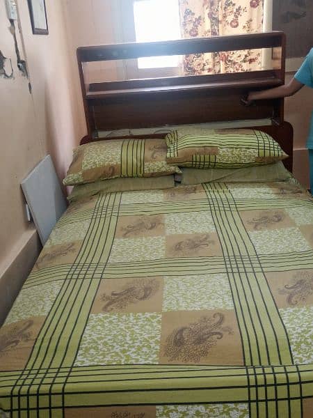 queen bed for sell 4