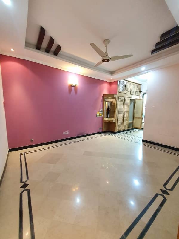 14 Marla Upper Portion All Facilities Available Near Market place G-13 9