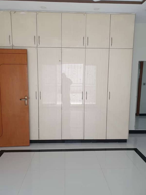 Size 40x80 Ground+Basement For Rent In G-13 10