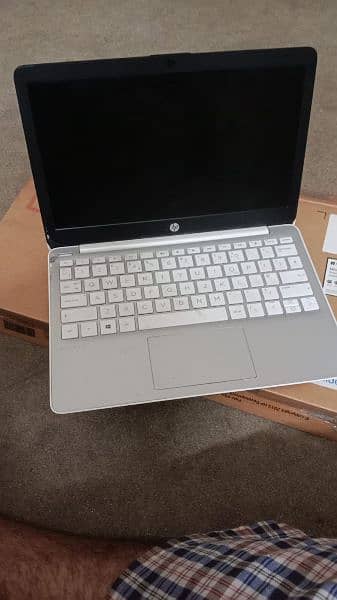 Hp mini laptop for sale good condition 3 month used only 3