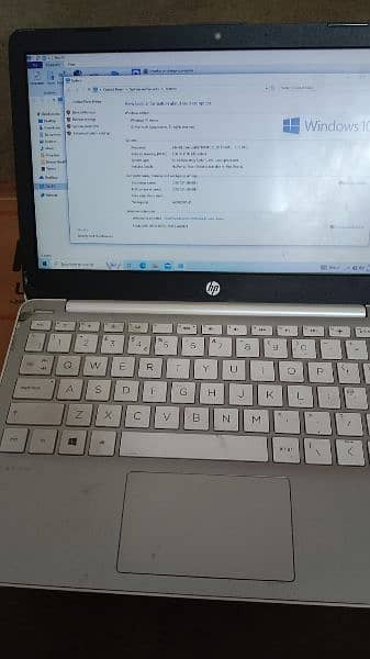 Hp mini laptop for sale good condition 3 month used only 4