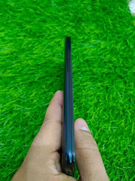 OPPO RENO 2 Z 8 GB - 256 GB WITH BOX AND CHARGER DUAL SIM PTA APPROVED 1