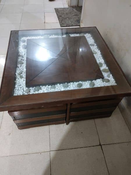 Dining Table with 4 seats stools  in good condition 1