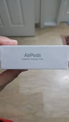 Apple AirPods (3rd generation) with megasafe charging case-Mediacenter 0