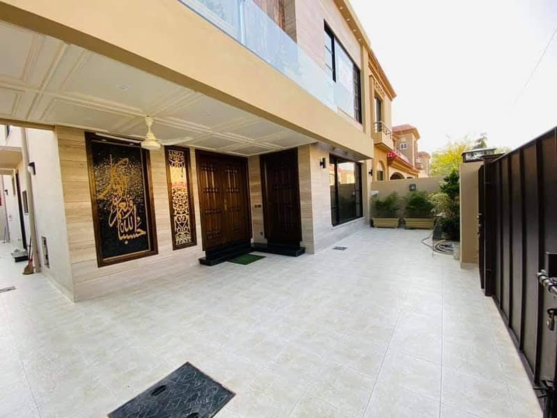 10 Marla New Luxury House For Sale In Bahria Town Lahore 2