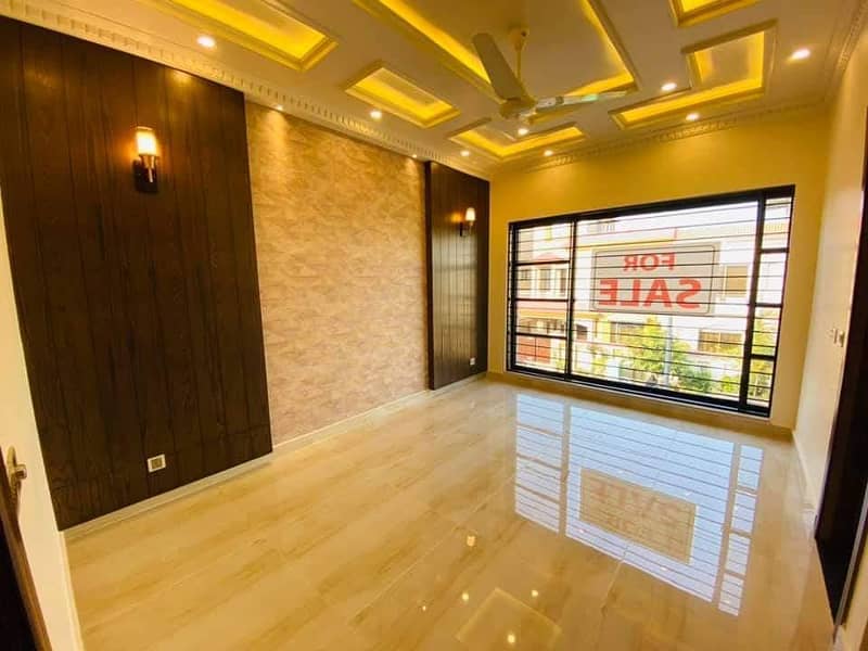 10 Marla New Luxury House For Sale In Bahria Town Lahore 17