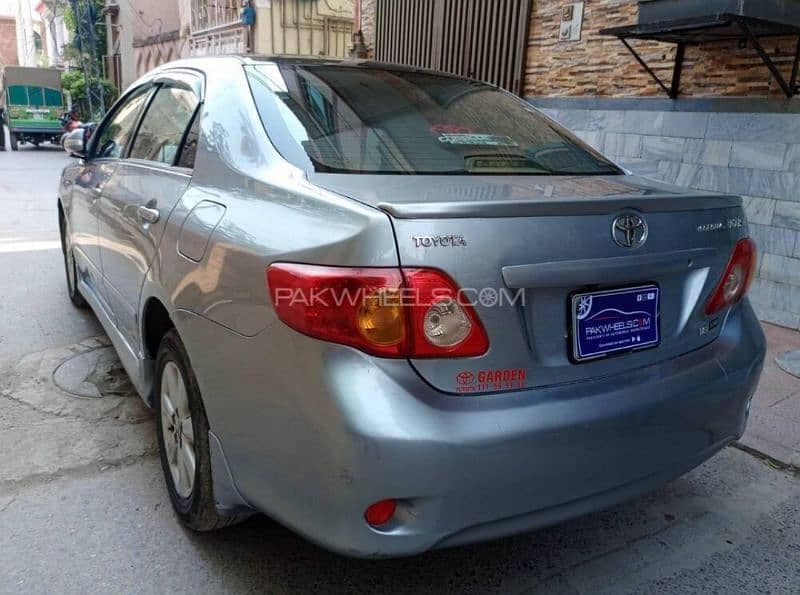 Toyota Corolla Altis 2010 3