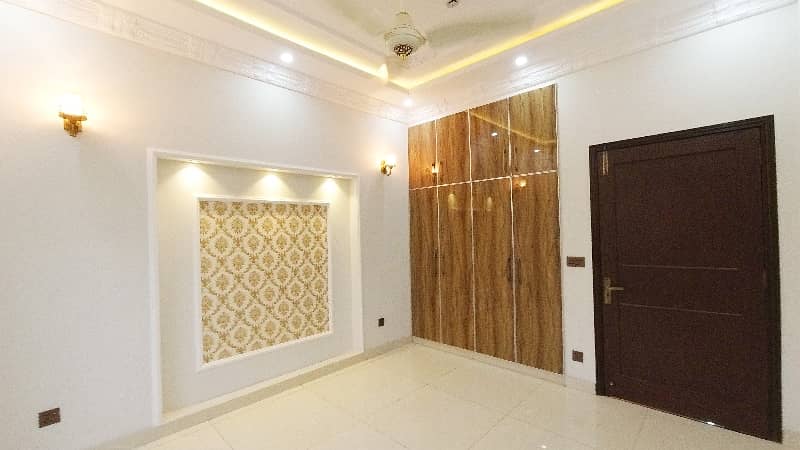 Centrally Located Prime Location House For Sale In DHA 9 Town - Block B Available 8