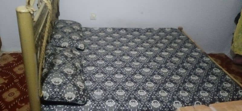 bed for sale in good condition home used 2