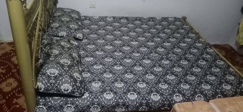 bed for sale in good condition home used 3