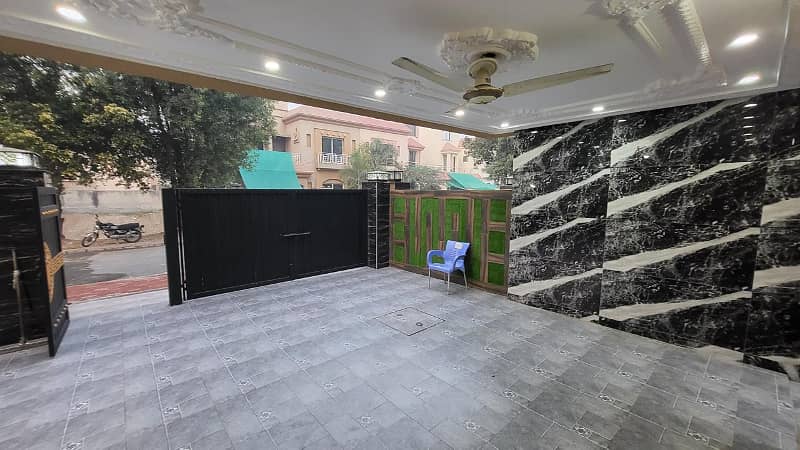 10 Marla Luxury First Entry House For Sale In Bahira Town Lahore 2