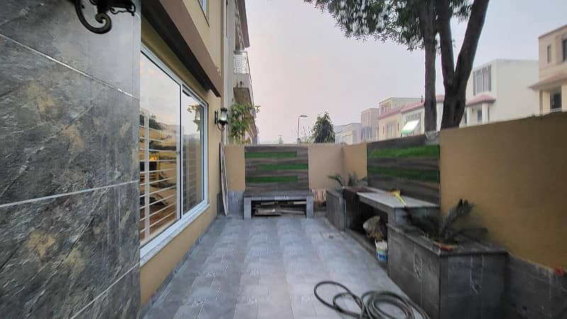 10 Marla Luxury First Entry House For Sale In Bahira Town Lahore 4