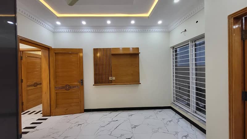 10 Marla Luxury First Entry House For Sale In Bahira Town Lahore 6