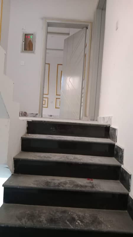 10 Marla Brand New House For Sale In Tech Town Satiana Road 5