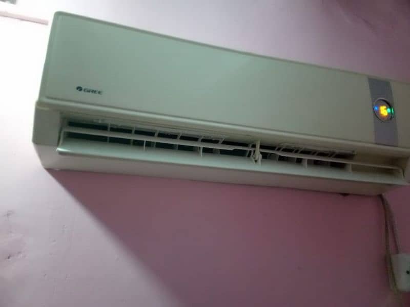 gree AC for selling good condition and good colling  no repair all OK 5