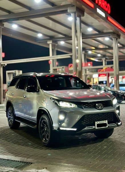 Toyota Fortuner Legender 2022 0