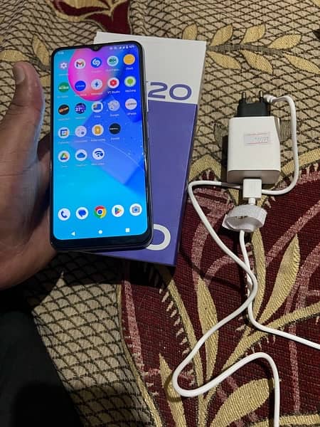 vivo y20 with box 1