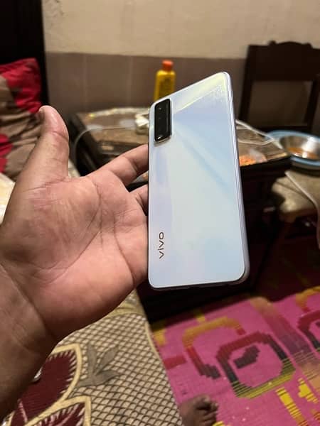 vivo y20 with box 3