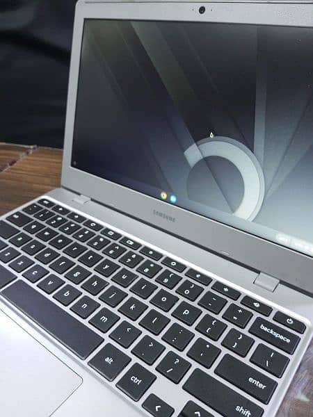 Samsung ChromeBook 4! 4GB Ram 32GB Storage Play Store Supported 5