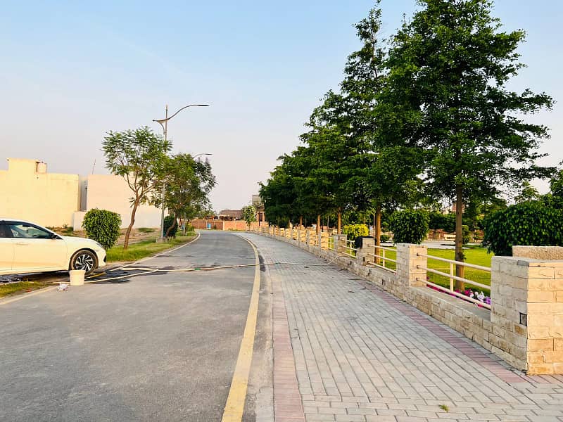 5 Marla Plots Available On Installment At Very Low Price In LDA Approved Society 4