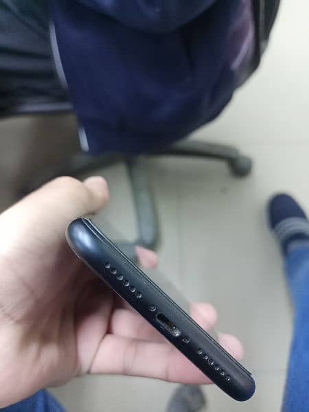 iPhone XR 0