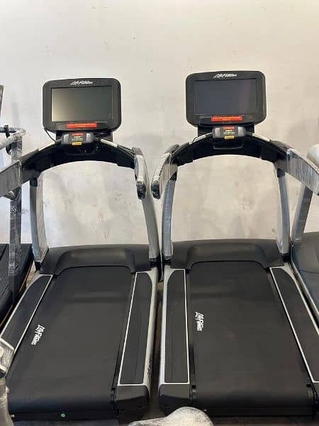 Commercial Treadmills / Semi Commercial Treadmills /Domestic Treadmill 1