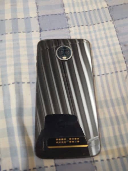 Moto Z3 4.64 fresh condition 10/10 0