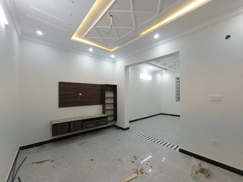 Book On Excellent Location House Today In Peshawar Road 23