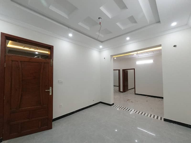 Book On Excellent Location House Today In Peshawar Road 27