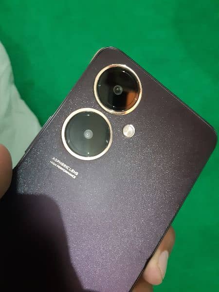 VIVO Y27 2