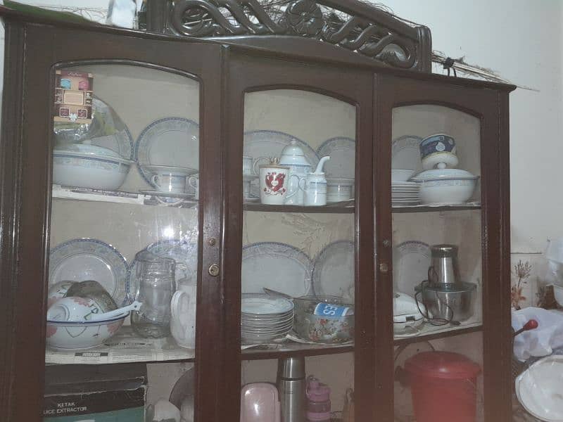 used crockery wardrobe 0