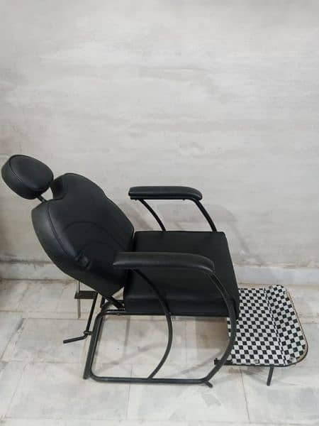 New like chair best for hair dresser saloon & beauty parlor / parlour 3