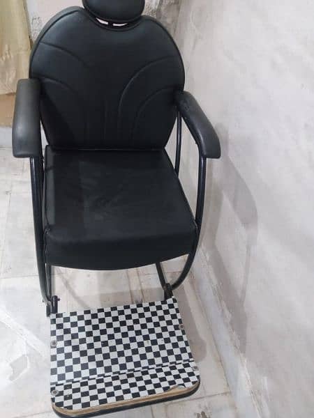 New like chair best for hair dresser saloon & beauty parlor / parlour 5