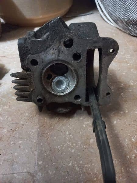 Suzuki sprinter 110 2 carburettor 1 Head 5