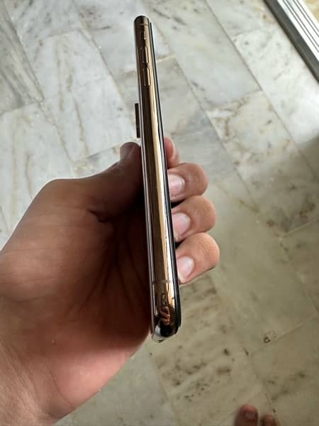 IPHONE XS GOLD 2