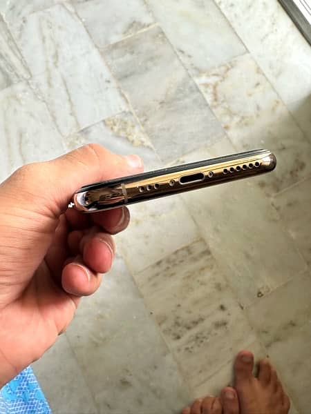 IPHONE XS GOLD 4